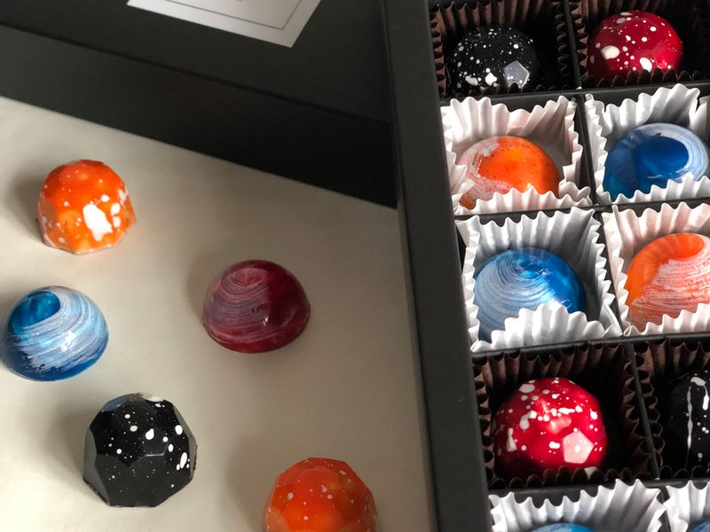 Luxury Embossed Retail Packaging (Demonstration)